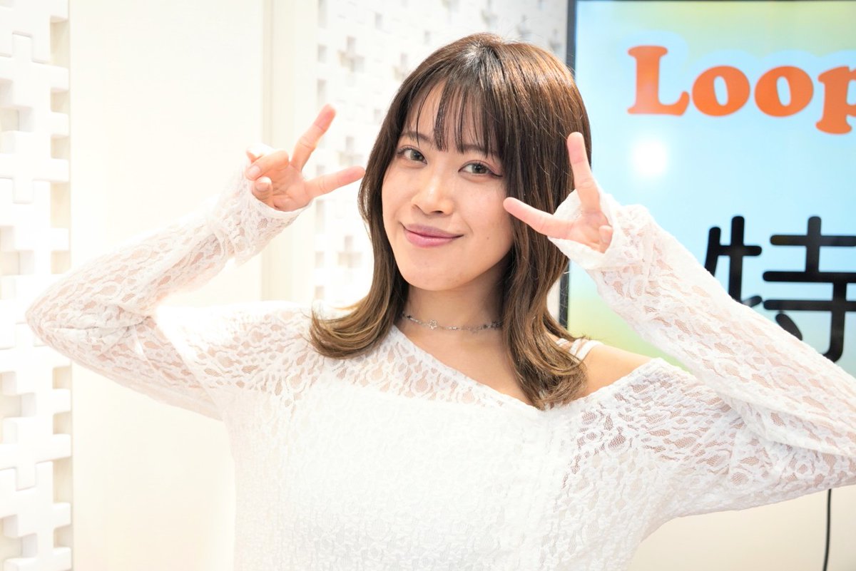 hinokixosaka's tweet photo. 今日はREAちゃんを聴きに
「Loop A music」
@ LOOP A へ🧡
久しぶりにREAちゃんの生歌聴けて
良かった今日も素敵な歌声と演奏で
した🎸✨☺️👍
今日も「クロユリ」良かった〜🎵💚
#REA
#liveeffect
#loopa https://t.co/kcIlZFNnsw
