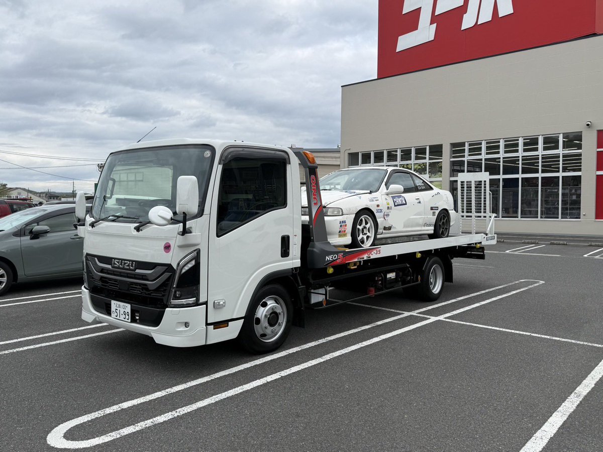 めっちゃいい積載車のレンタカー教えてもらった！

部品取りにお買い上げした車回収！
