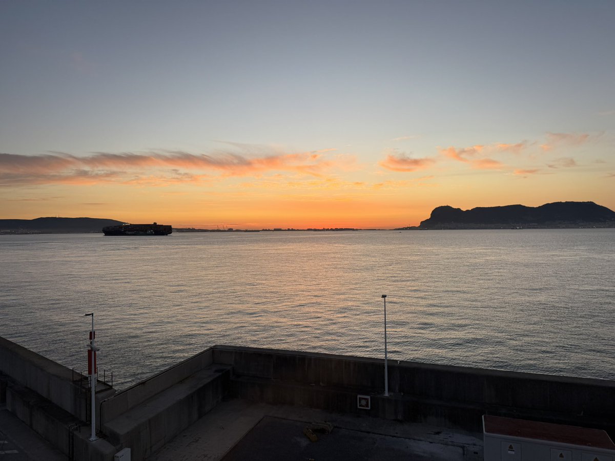 Santiago el marino ☸🌌🌊🌅 tweet media