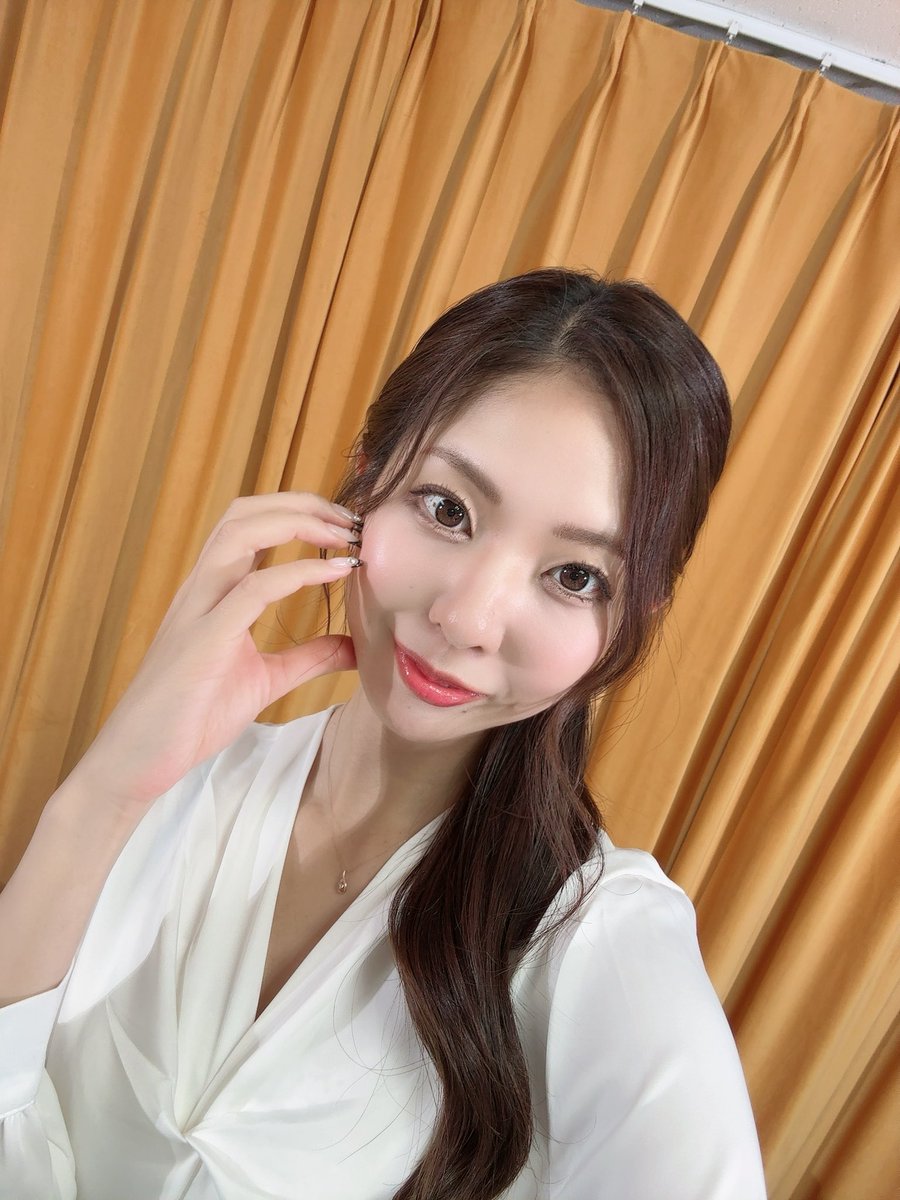今日は撮影頑張ったよ♡
東京人多すぎない？笑