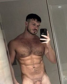 Leslie on Top tweet media