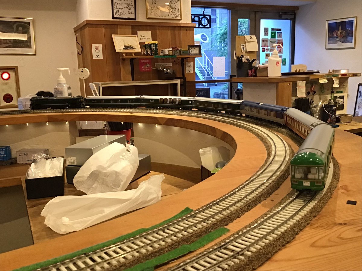 kashiwagicafe's tweet image. こんにちは☀️
本日お持ち込み車両です🚃
トワイライトエクスプレス、夢空間北斗星
とんでもなく素晴らしい物でした😀
またお話も楽しくこちら側が盛り上がってしまいました🤣
またのご利用お待ちしております♪
#カシワギカフェ
#HO
#トワイライトエクスプレス
#夢空間北斗星