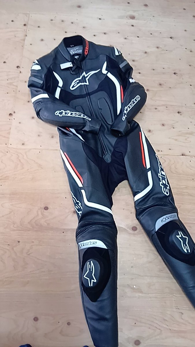 コレZッ団 tweet media