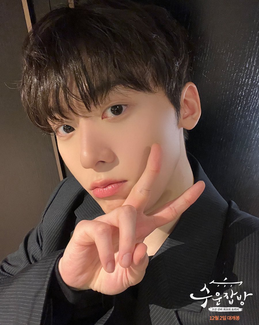 yoonsanmi0321's tweet photo. (반)깐머파가 한번씩 덮머에 홀리는 날😭
막냉이만 시간 거꾸로 가는 듯 #윤산하
2023.                                   2026. https://t.co/4n1lNKa5cs