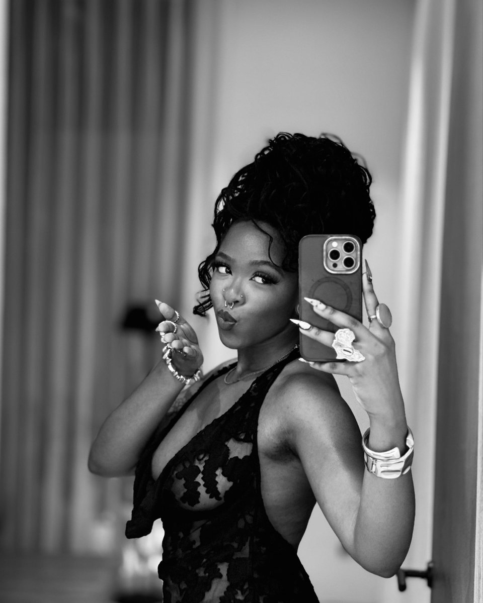 KIKI🇿🇼 tweet media