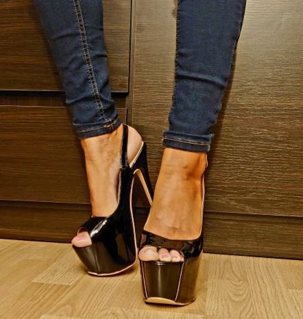 High on Heels tweet media