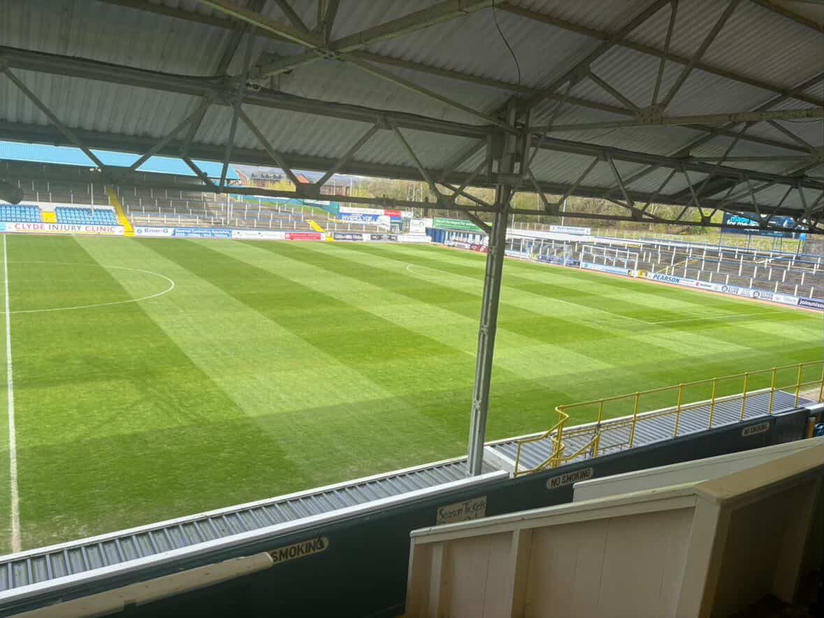 DennisMowers's tweet photo. “The Pro-34R gives a great tidy and clear up after matches &amp; training sessions. I love the brush attachment on the front to enhance the striping. The G860 cylinder is great for sharp close cutting for matchdays”

Adam Henderson, Head Groundsman
Greenock Morton FC https://t.co/4ea8d9zECY