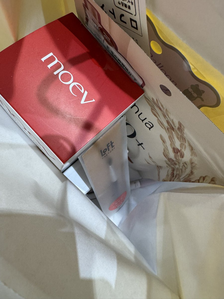 あすまる tweet media