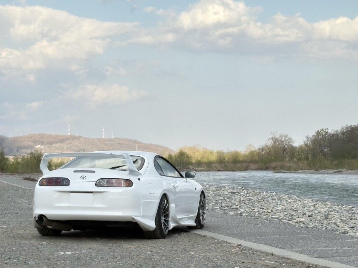 piccolo_DLF33's tweet photo. 納車されて1年経ちました、めでたい！🎂

これからも末永く乗ります

 #トヨタ乗りと繋がろう2026春 https://t.co/62DWaknfcm