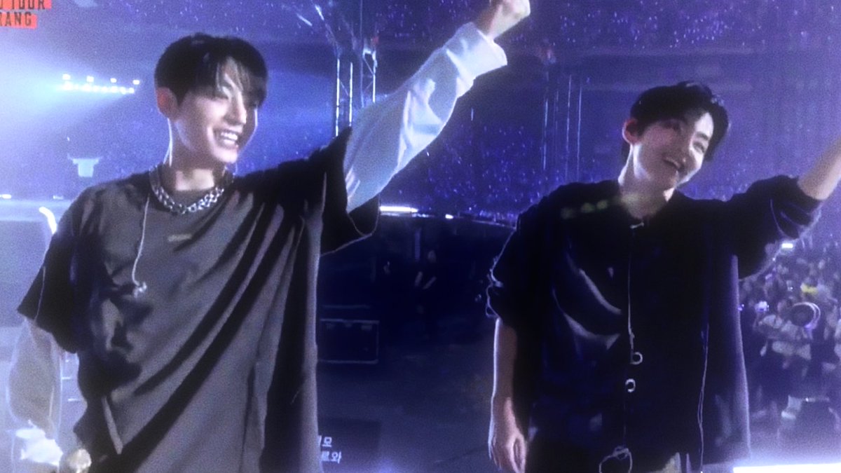 _prodkv's tweet photo. “as long as im with v hyung im happy no matter where we go” https://t.co/6w5Ck6HTpB