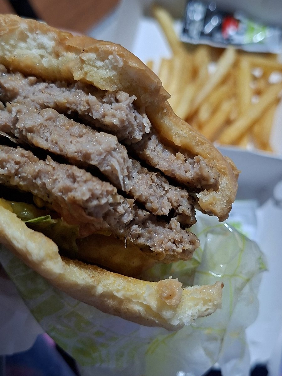 s͟e͟a͟z͟e͟e͟ ♥︎ tweet media