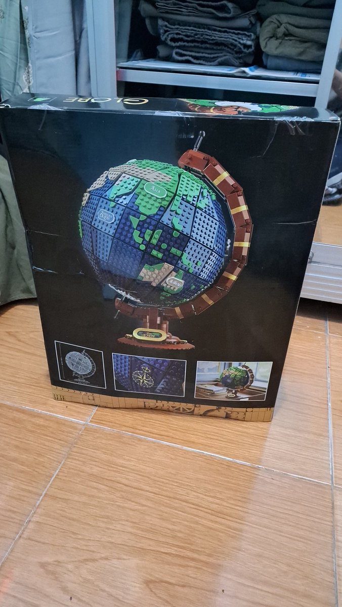 imyermess's tweet photo. 12. BNIB Bricks Compatible Lego Ideas The Globe 21332

Bahan : ABS
Age : 18+
Brick : 2591 pcs
Kelengkapan : Manual Book, Original Box, Sticker
Model : Seluruh Parts Compatible
Size : 26*30*40 CM

#wts #zonauang #zonajajan https://t.co/3AcPrO2LEh