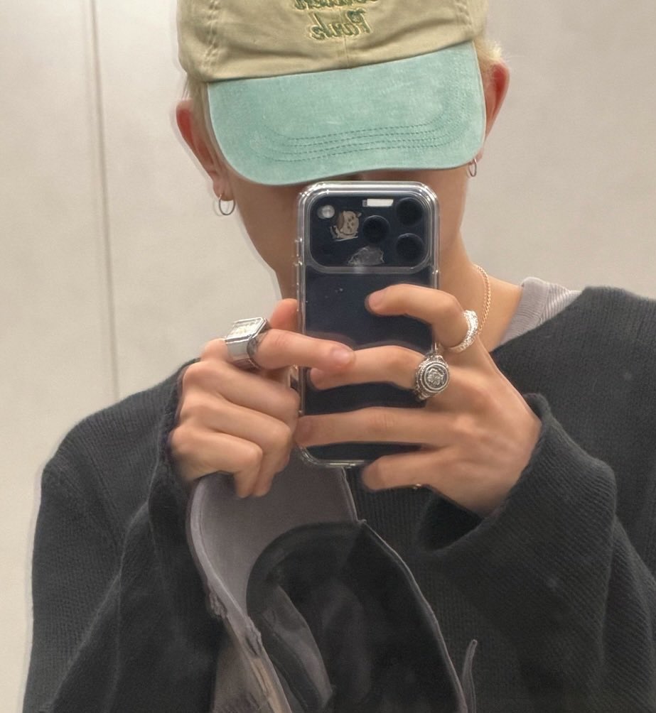 Sola 🌒 tweet media