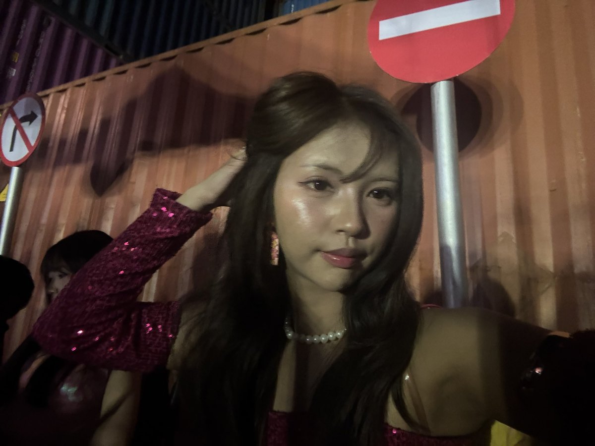 エリ Helisma Putri tweet media