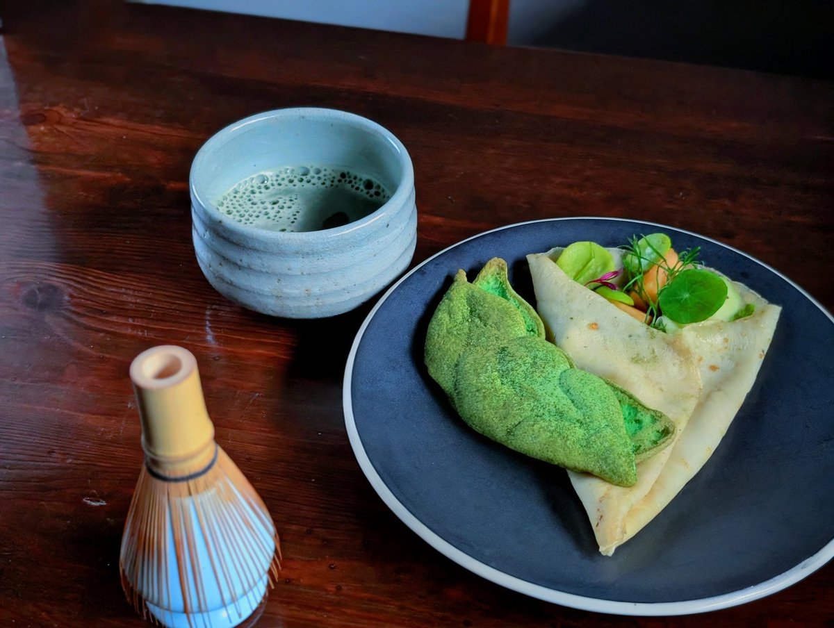 Spiceseeds96's tweet photo. 【そら豆とメロンのクレープパルマンティエ】
そら豆、メロン、じゃがいものクレープ、マリーゴールド、ディル、モッツァレラ

ディナーCコースにて提供中 https://t.co/8zNVudLie7