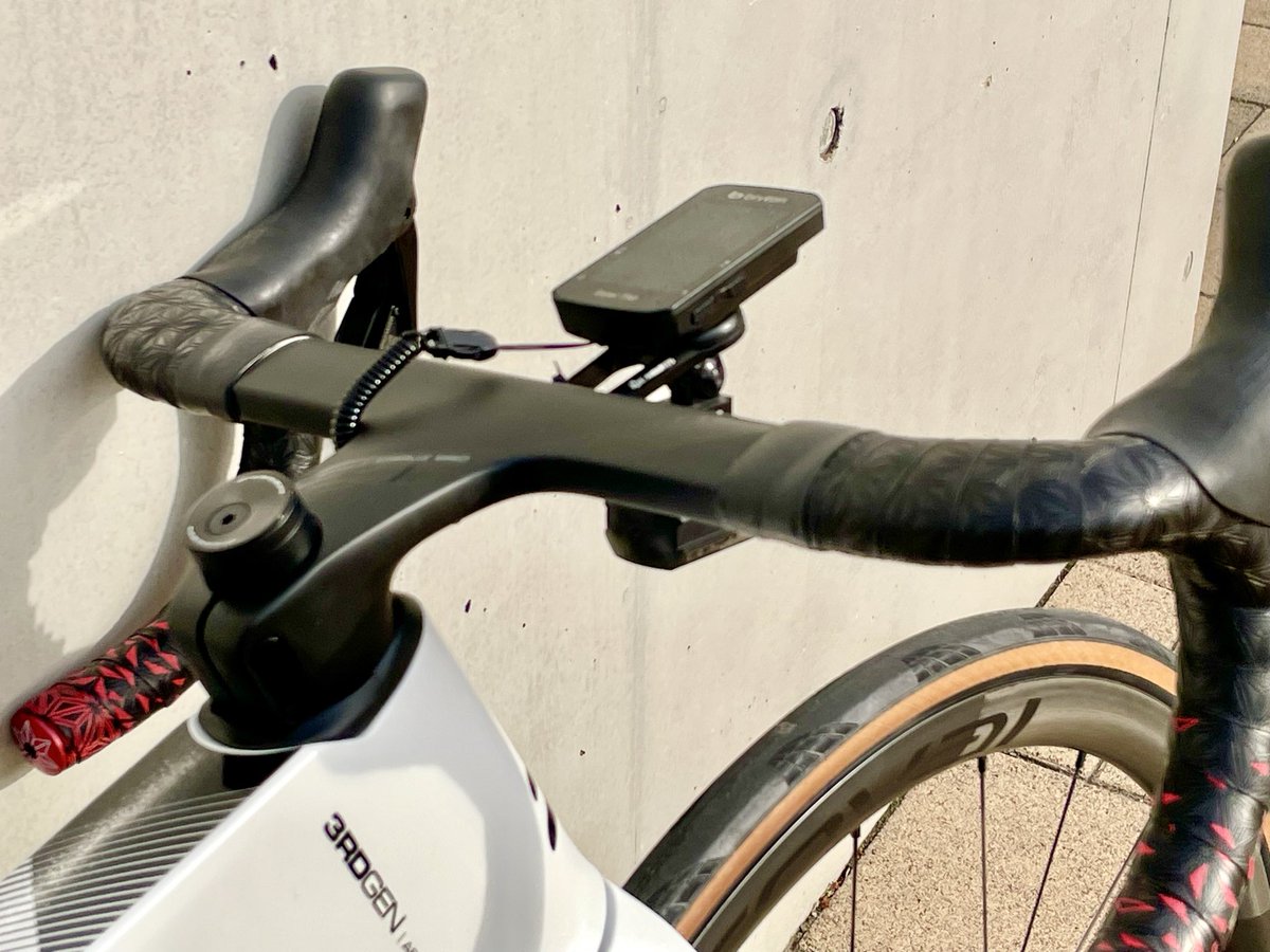 tomatti0806's tweet image. MY NEW GEAR✨
昨日納輪🚵‍♀️
#ridley #noah
@hii_road さんに教えてもらってサイコンマウントも無事取り付け完了👍🏻
足は無いけど進む感じが気持ちいい😊
組み付けは　#カミハギサイクル緑店
@kamihagi_cycle 
＠ridley_jp 
#名古屋サイクルスポーツデイズ　で試乗して決めました✨