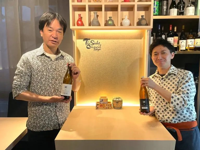 sakeworld_japan's tweet photo. 日本酒のブレンドの奥深さも知れる！ 東京・恵比寿にオープンした日本酒バル「The Sake Council Tokyo」

こちらMy Sake Worldでのオリジナルブレンド日本酒とAssemblage club Taro'とKASUMIも飲めます！

https://t.co/TKLfTASqxV https://t.co/vO7Djz3L14