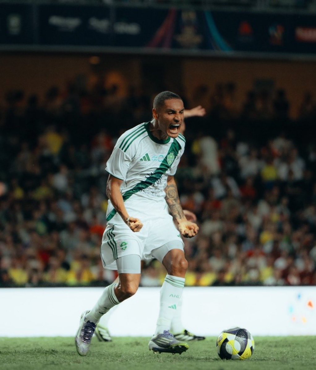 عبوس 76 tweet media