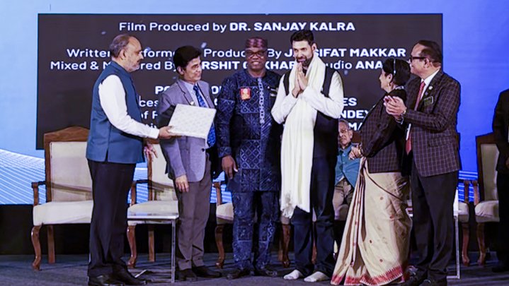 pinakamediawork's tweet photo. (1/2 English) Ojaswwee Sharma honoured by #Rotary International Leadership | April 2026
National Award-winning filmmaker @Ojaswwee Sharma was honoured by the @Rotary International President-Elect (2026-27), Olayinka Hakeem Babalola. 
Details: https://t.co/Yrbo2w39RH https://t.co/jQzsAG8tRE