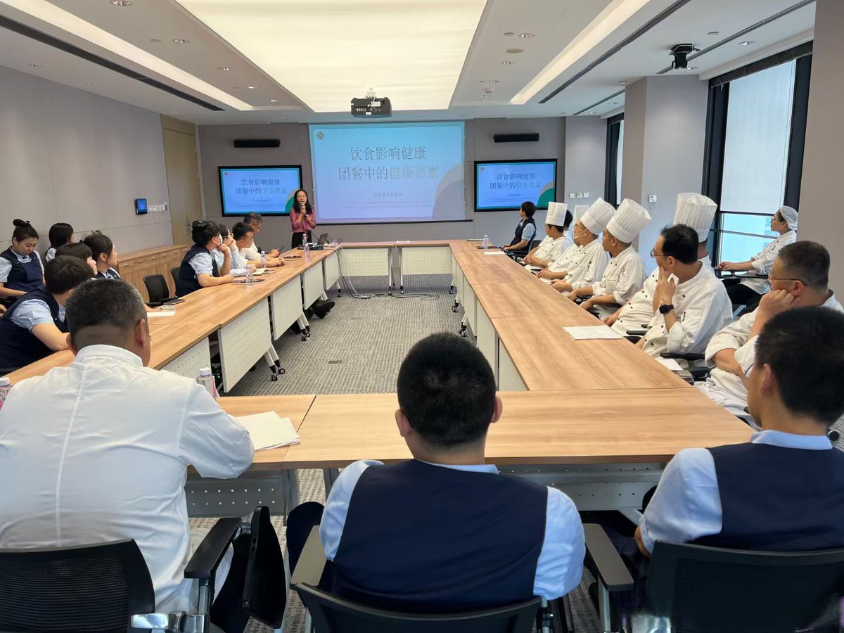 kamland225's tweet image. "Thrilled to share insights on #DigitalMarketing Trends at today’s workshop! Dived into AI tools, consumer behavior, u0026 actionable tactics. Grateful for engaging questions—learning together is the best part!  #Training #SkillBuilding"