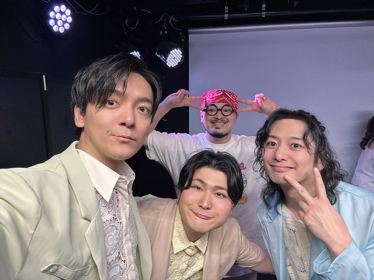 igarappe715's tweet photo. #あいどるごっこ
#TIFAMi
一部ありがとうございました!
まさか一度きりと思っていたあいどるをまた生きれる日が来るとは
貴重で素敵な時間をありがとうございました!!
楽しかったー😘😘😘
チェキもありがとうございました!
そしてみんな水色コーデして、ペンラも降ってくれてありがとう😘😘😘本当に心強かった!!推してくれてありがとう!
らぶだぜ😘!