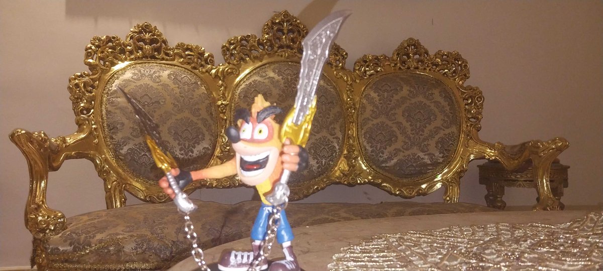 doulla7_doulla's tweet photo. The Wumpas of Olympus have abandoned me....
Now there is no WOAH!
#crashbandicoot #godofwar #egypt #kratos #bladesofchaos https://t.co/TJGJSA3OkS