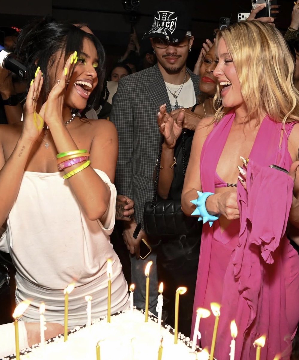 ayaneyyy tweet media