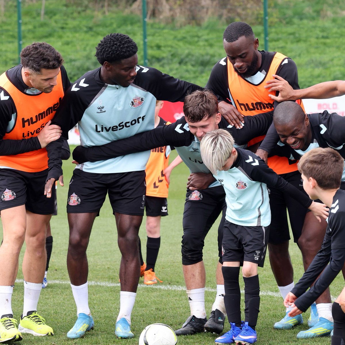 SunderlandAFC's tweet photo. So many good photos from this week’s Under-8 training session 🤩

@AcademyOfLight