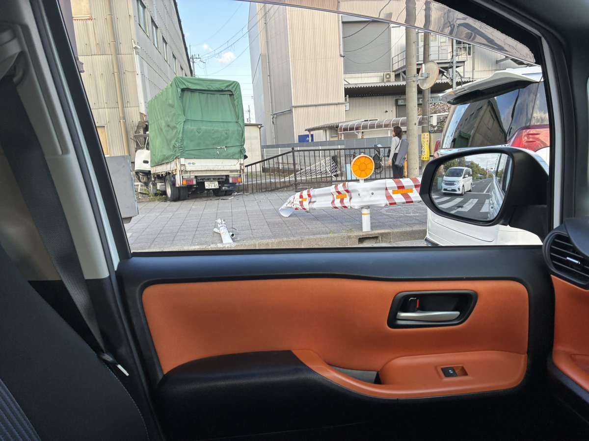 R4bFc's tweet photo. ものすごい勢いで前通過してった
家間違えたんかな？ https://t.co/3xJYq7jHhV