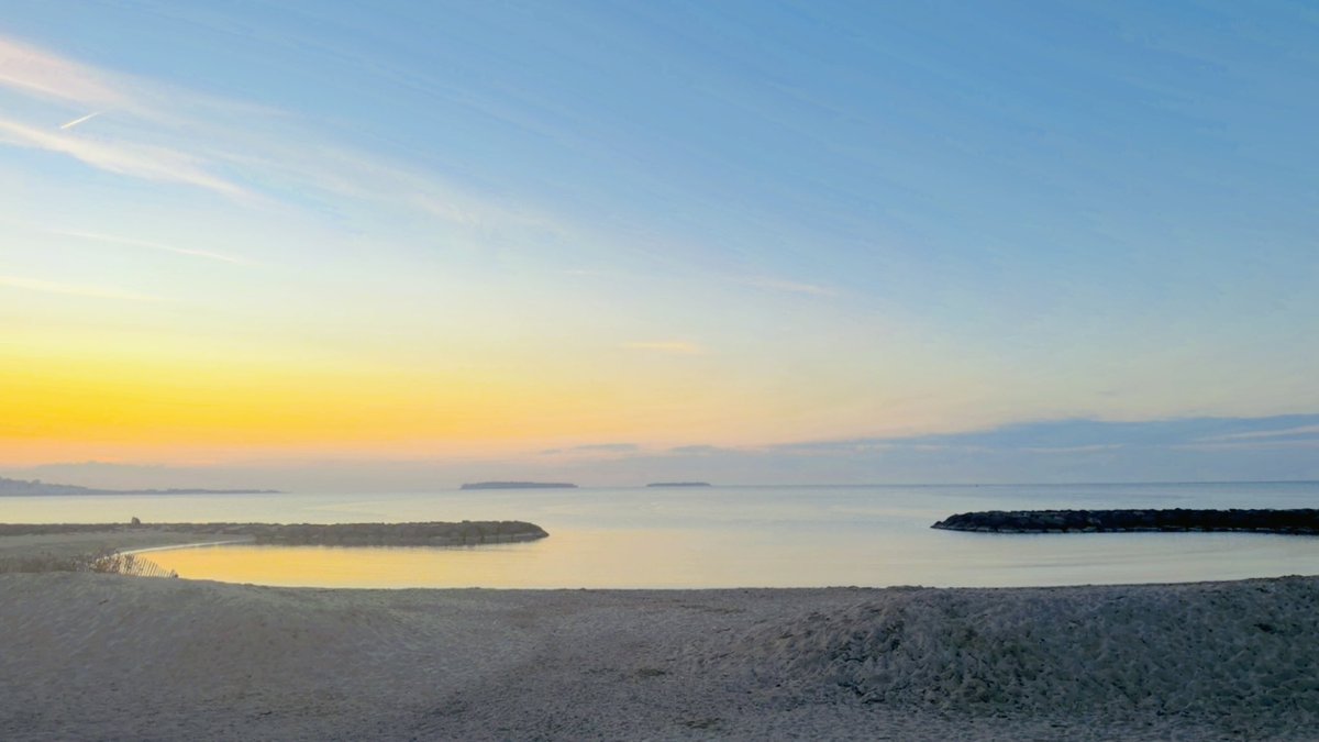 ClemCaro06's tweet image. We don’t see things as they are, we see things as we are 🩵💛 #GoodMorning #MorningLights #Saturday