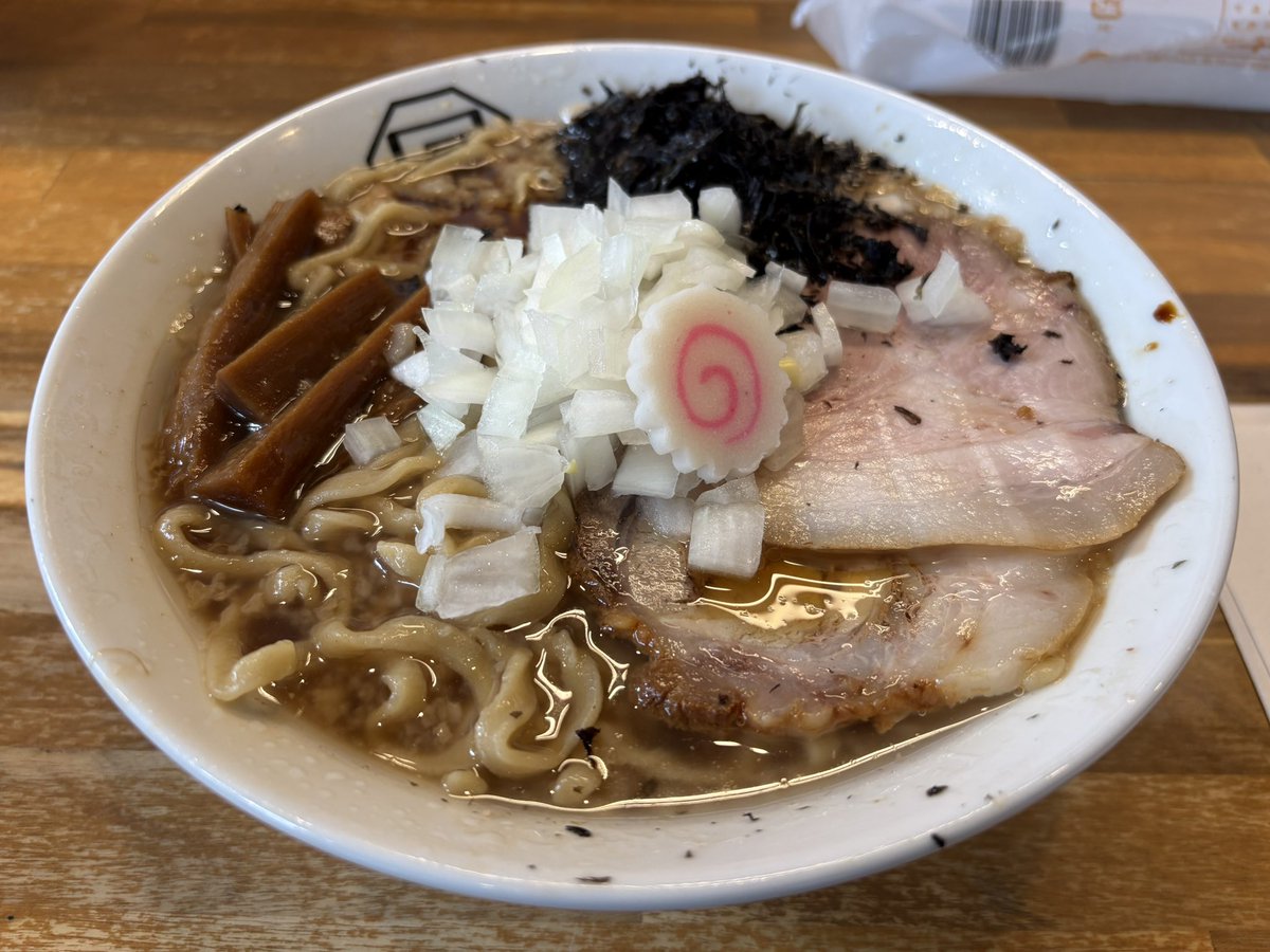 アトム tweet media