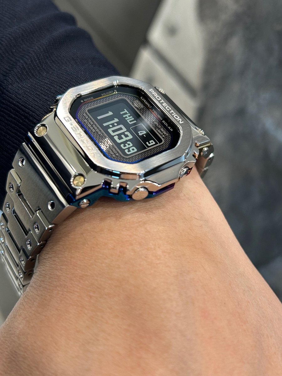 ISUZUGTime's tweet image. 売り切れ後免💥早い者勝ち‼️
大人気フルメタルシリーズ再入荷✨
先着順にてご案内しています🌟
注文時備考欄に「X投稿を見た」でノベルティ先着プレゼント🎁✨
eye-eye-isuzu.co.jp/collections/al…
#gshock #casio #ジーショック #カシオ #フルメタル #山形カシオ #限定 #レインボー #新型 #腕時計 #MIP液晶