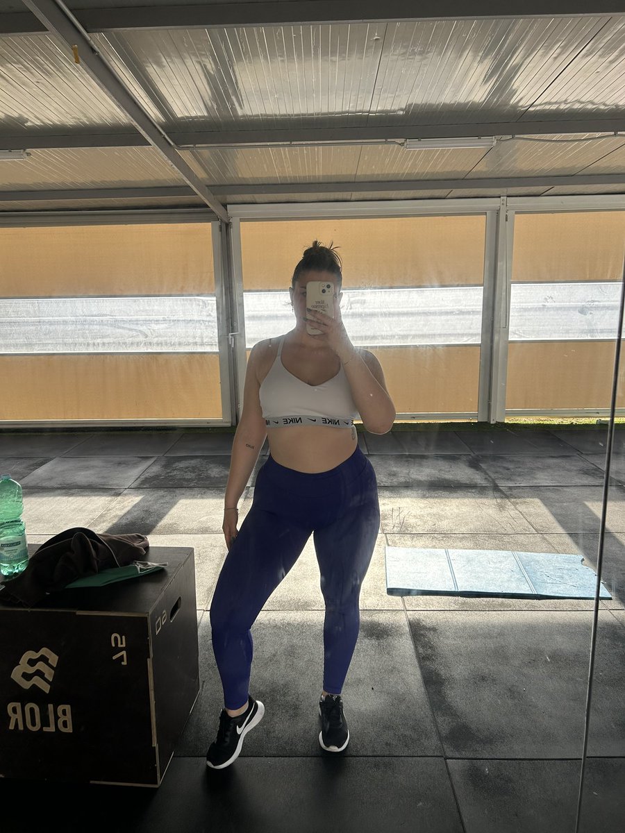 La vostra dea 🦊 tweet media