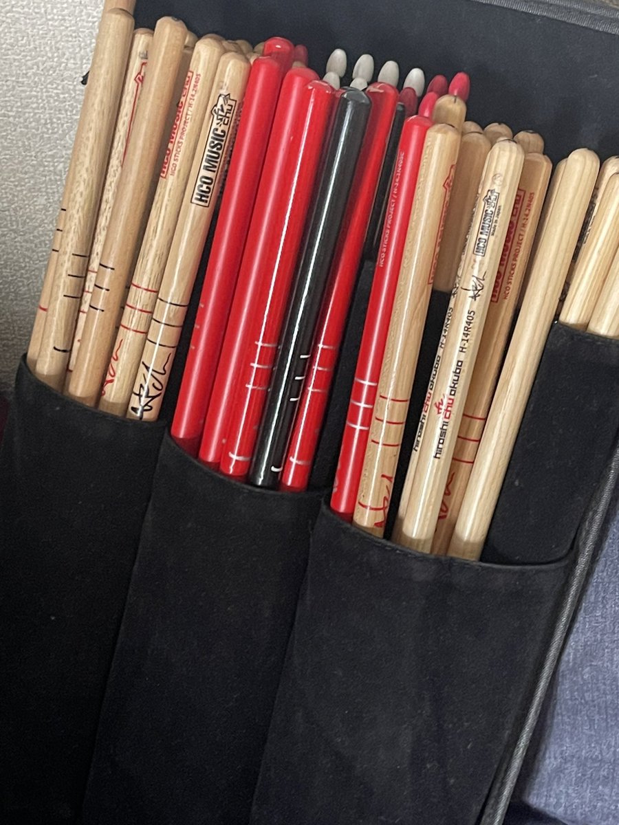 ドラムレッスン

ゆとり教育のせいなのか？Z世代なのか？
プロのミュージシャンになりたいドラマー、出来れば先生もやりたい

“1日10分は基礎練やってます”
“ドラムYouTubeは毎日2時間見てます”