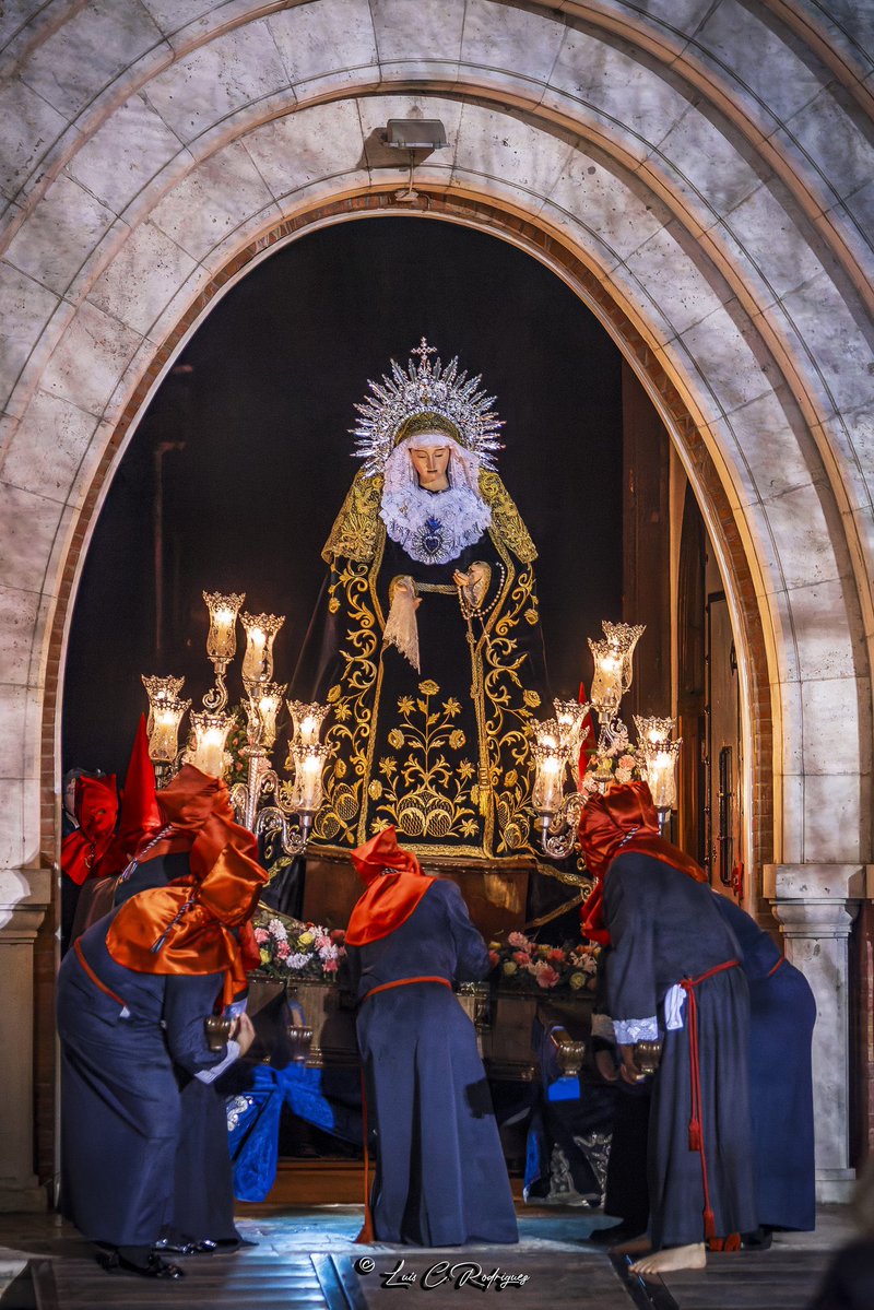 Los sábados son de María.

<a href="/ExaltacionVa/">Cofradía Exaltación Valladolid</a> 

Foto <a href="/MoscardoLuis/">Luis C. Rodriguez</a>