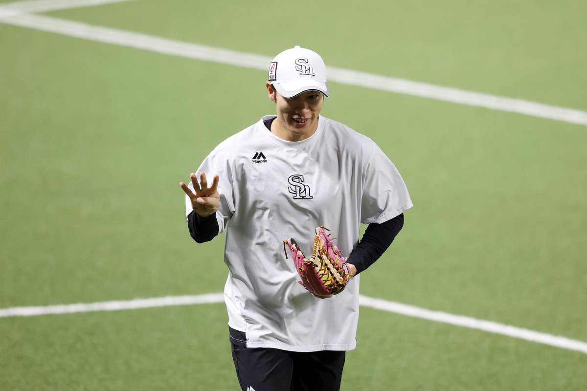 takafullc2's tweet image. 【スタメン】
4月18日vsオリックス @ みずほPayPayドーム

1中 周東佑京
2指 近藤健介
3三 栗原陵矢
4左 柳田悠岐
5一 山川穂高
6右 柳町達
7遊 川瀬晃
8捕 海野隆司
9二 牧原大成
投 上沢直之

#sbhawks #鷹フル