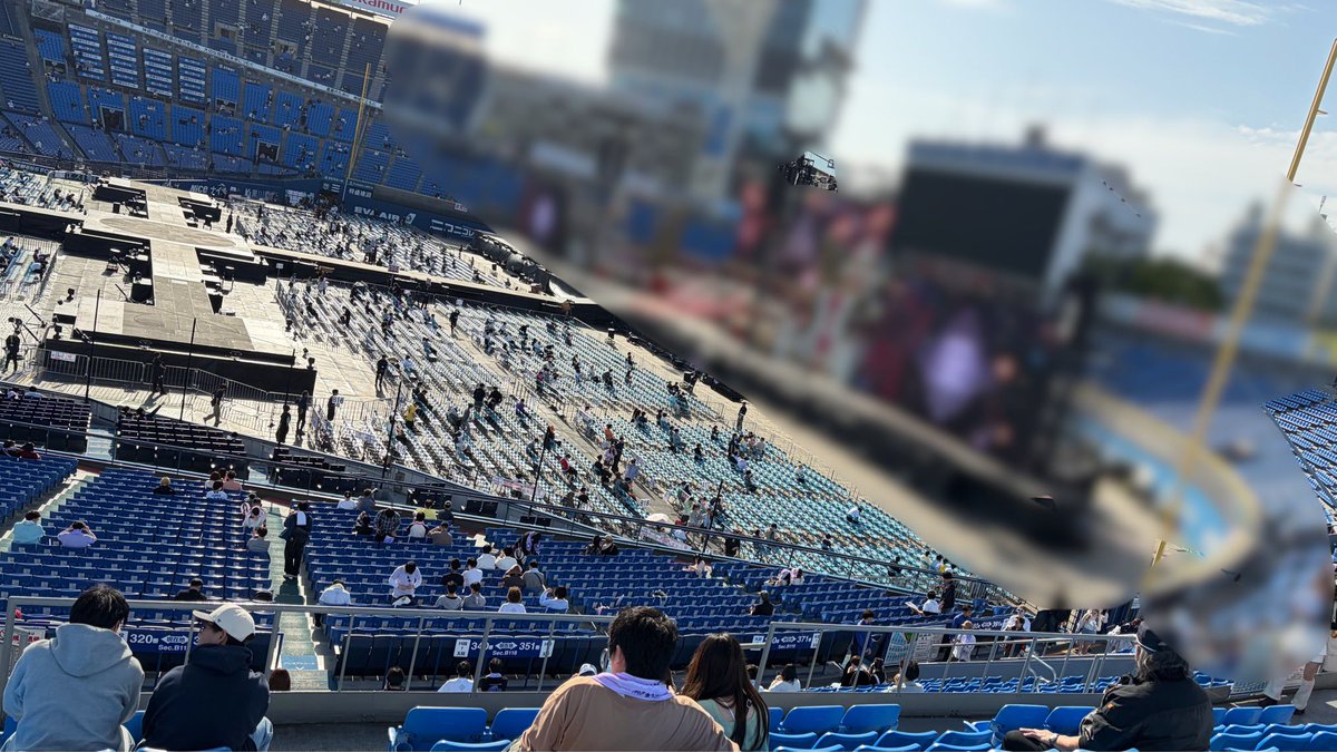 座席横で見やすくて良い
もう少しで始まるから楽しみ〜
現地にいる方も楽しみましょう
帰りも出やすい場所でした