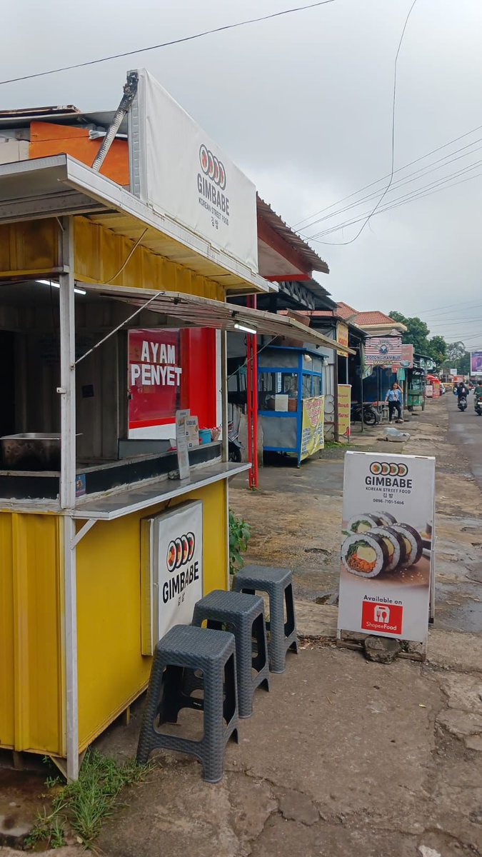 unicefess's tweet photo. [PP]

🚨ANAK UNNES GUNUNGPATI WAJIB TAU🚨

Hujan+dingin+perut kosong=penderitaan😭🌧️

Gas Gimbabe sekarang😌🔥
Crispy anget, saus MELIMPAH (bisa request)+taburan katsubushi bikin ngiler!

🕒 15.00–22.30
🛵 ShopeeFood: https://t.co/RyeFwhk47b

Hujan deras? Makin nikmat makannya 😉 https://t.co/uIwSAOXJiV
