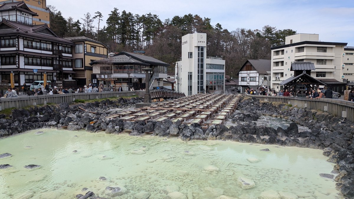 かとろ tweet media