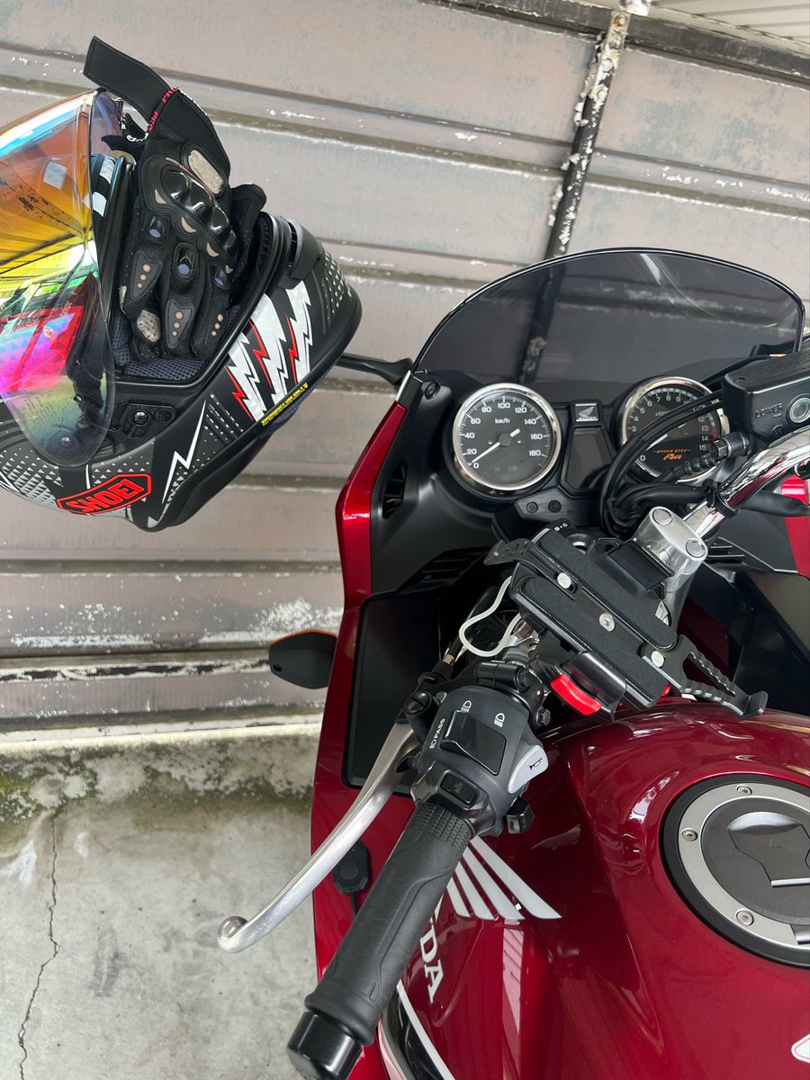 マグナ tweet media