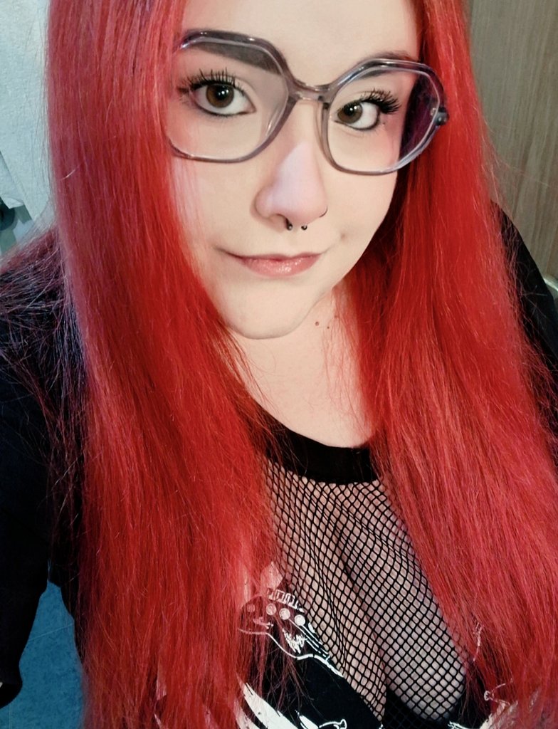 Intensita de Vallekas. 🤓💜 tweet media