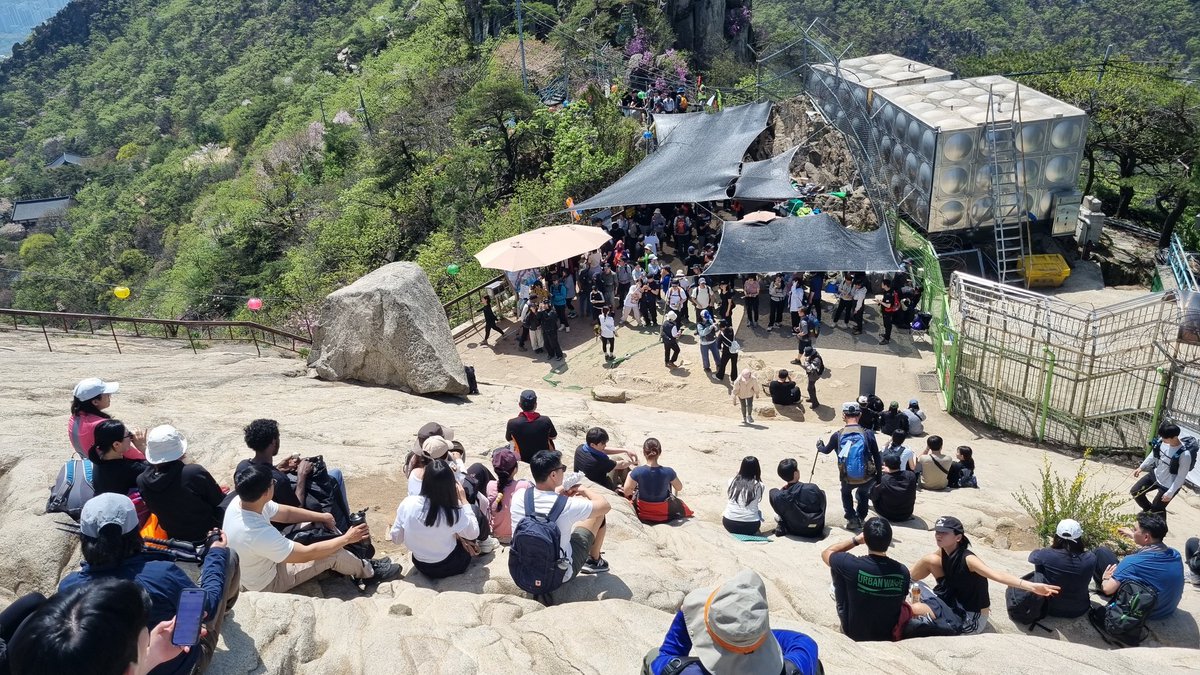 jsk4002's tweet photo. 관악산
#bac100대명산 #관악산 
#관악산연주대 #bac100대명산관악산 https://t.co/vId7WluLJK