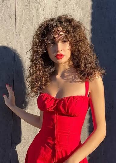 🚨 MOST BEAUTIFUL WOMAN ALIVE 2026 — LIVE RANKINGS 🚨  
(Source: Netizens Choice)

1. Lingling Sirilak Kwong 🇹🇭 — 400,245  
2. Su Burcu Yazgı Coşkun 🇹🇷 — 392,881  
3. Orm Kornnaphat 🇹🇭 — 137,221  
4. Sydney Sweeney 🇺🇸 — 105,556  
5. Ilsu Demirci 🇹🇷 — 103,489  
6. Yagmur Yüksel 🇹🇷