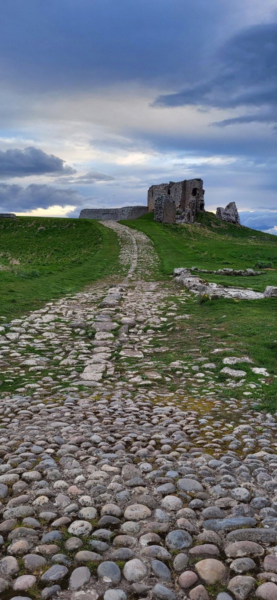 Prof_TGSchulze's tweet photo. #Duffus Castle #Scotland. Magic. https://t.co/9mbwKzRUjG