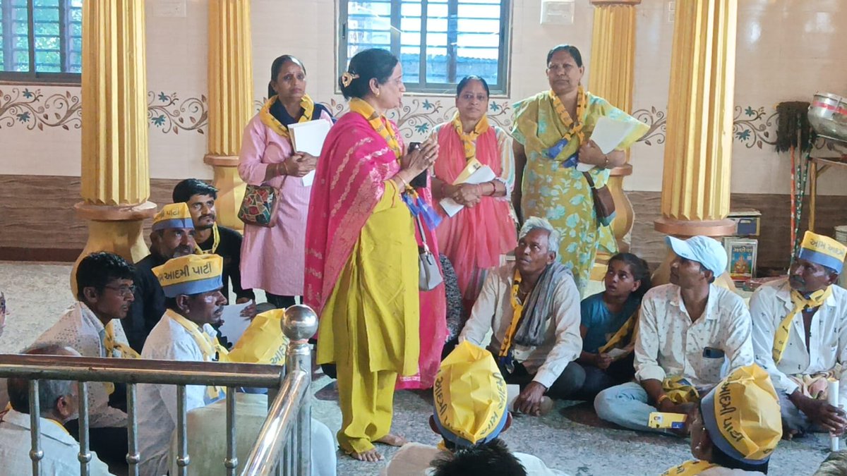 AMRITJAINCW25's tweet image. 🚩 गुजरात में मज़बूत होती संगठन की पकड़ 🚩

जिला पंचायत शाहपुर (गुजरात) में हमारी टीम पूरी निष्ठा और समर्पण के साथ डोर-टू-डोर जनसंपर्क अभियान चला रही है।

हर घर तक पहुँचकर लोगों से संवाद, उनकी समस्याओं को समझना और विकास के विज़न को साझा करना — यही हमारी ताकत है।

 #TeamWork