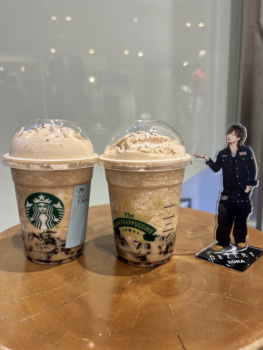 友達と電車乗ってスタバ遠征してきた😆コーヒージェリー美味しかった✨