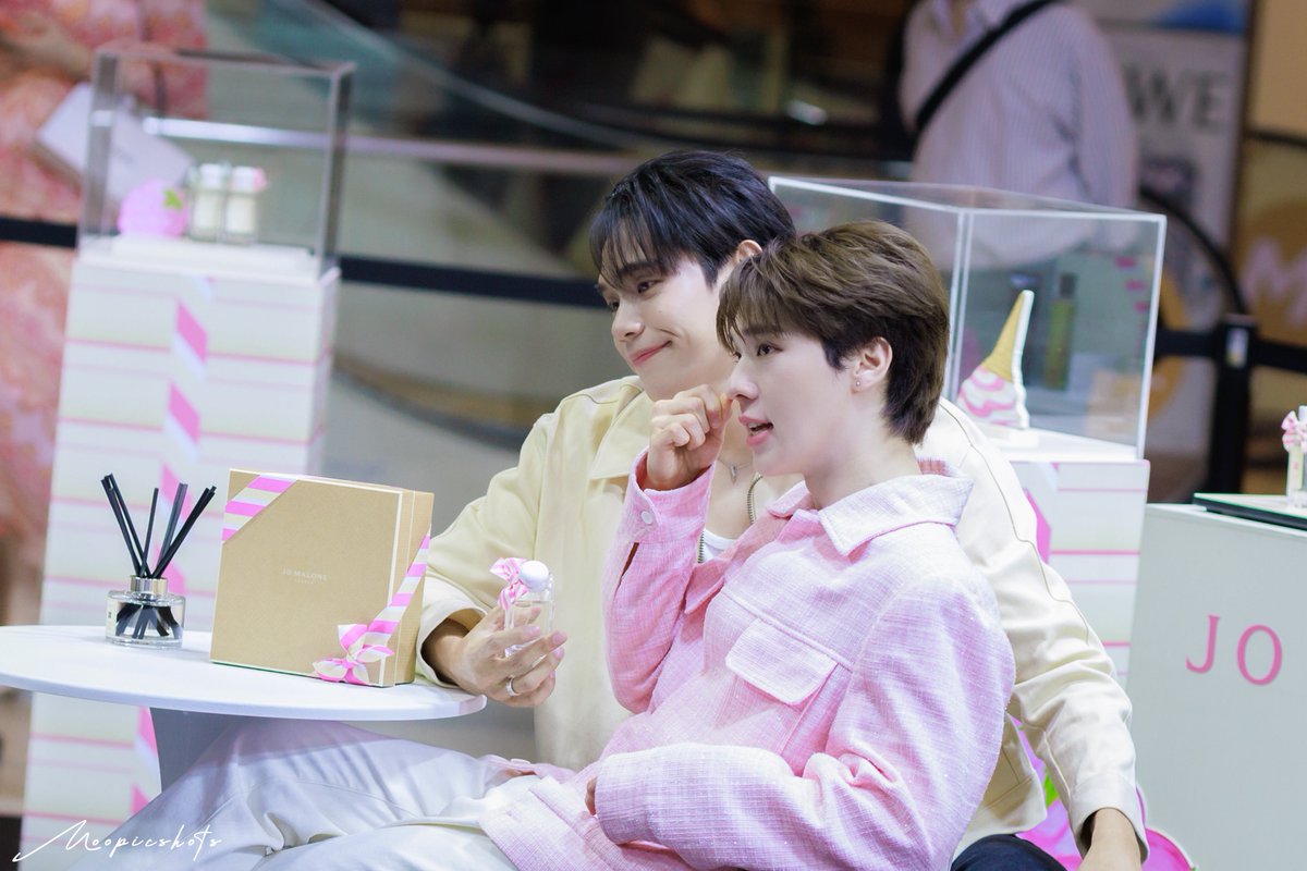 เพราะฉันมีเธอคนเดียว คือเธอคนเดียว
และจะเป็นเพียงคนเดียวอยู่เสมอตลอดไป

NGERNOAT WITH JOMALONE
#ngernnn #oattrttt 
#NgernOat 
#Moopicshots