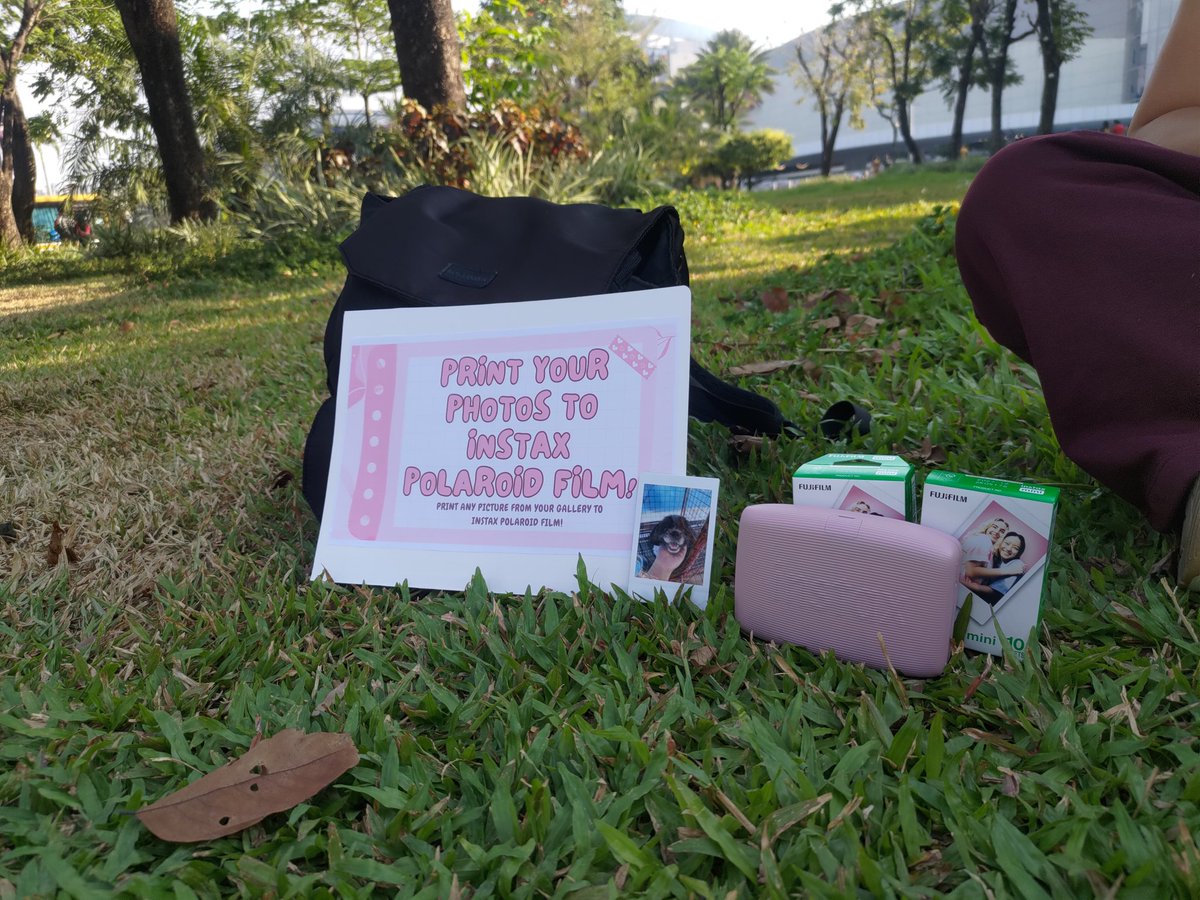 pijaypj's tweet photo. sa gusto magpa-print po ng pics to instax polaroid film andito ako sa moa

#TREASURE_PulseOnMNL #TREASURE #TREASUREinMANILA #Get_ready_for_PULSE_ON_TOUR #PULSE_ON_IN_MANILA https://t.co/XkU0jN5ixH