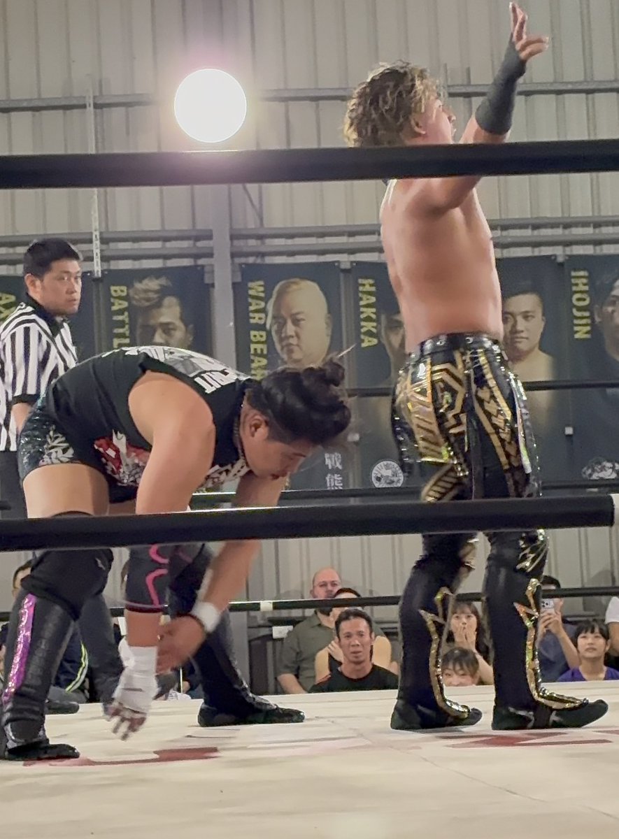 igahardcore's tweet photo. #puzzle_pw 環北大会終了。ガイアホックスがfreedoms Jrチャンピオンとして凱旋。マリーハナと対戦。ダムズでを学んだガイアとBJWで学んだハナ。まさにfreedoms vs BJWの対抗戦。ハナも追い詰めたが王者ガイアには一歩及ばす。レフェリーも全日本で学んだスポンジケン。日本のプロレスは伝承している。 https://t.co/y6ZRs98Dg0