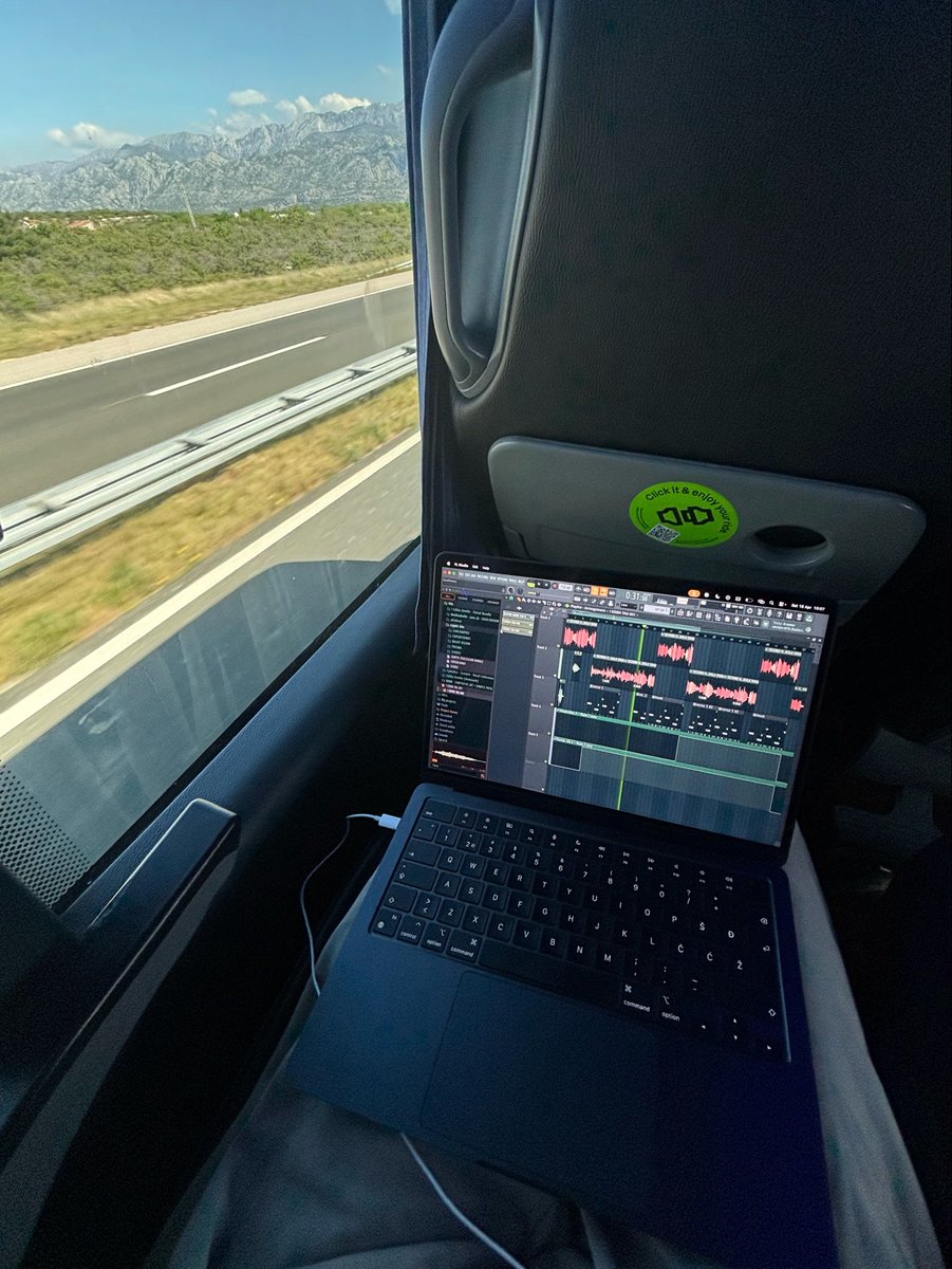 Ediba ❄︎ tweet media